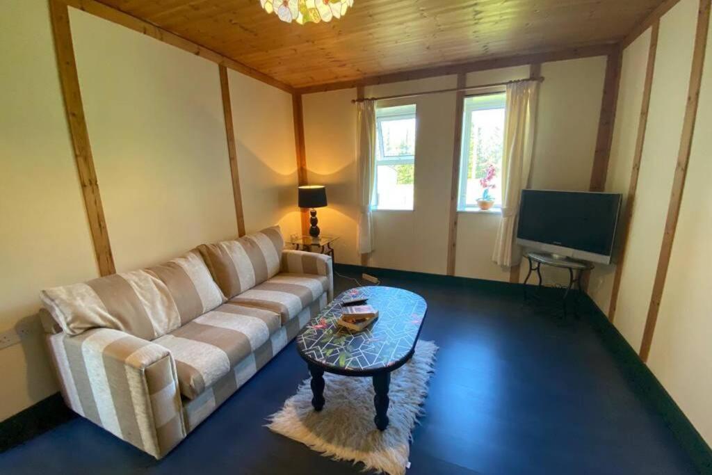 The Cosy Cabin Swinford Bagian luar foto